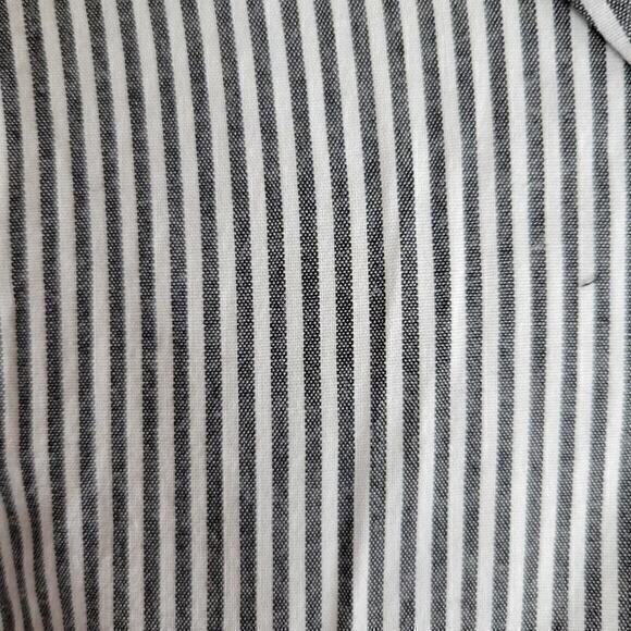 Elodie‎ Button Down Gray White Pinstsripe Blouse Top Large - Picture 5 of 6